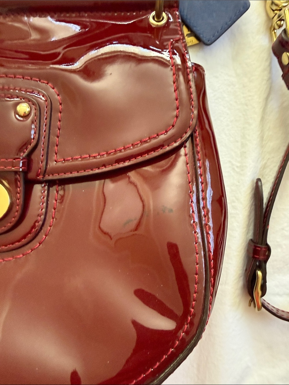 Coach Willis Top Handle Handbag in Crimson Red Patent Leather - Picture 4 of 15